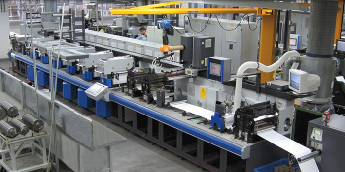 Machine de découpe et d'impression HERMA dans la production d'étiquettes